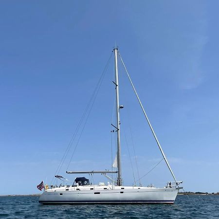 ホテルBeautiful And Comfortable Sailboat With Secure Parking Available バルセロナ エクステリア 写真